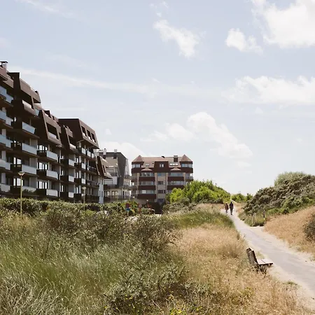 Plaza 2011 With Beautiful Side Sea View Apartment *